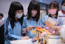 Fun手玩科技 洄瀾Show創意 「花蓮縣2023科技與藝術教育成果聯展」登場