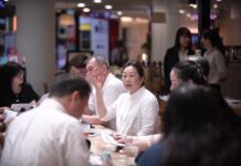 徐榛蔚率縣府團隊與新加坡旅行業者舉行觀光產業座談會