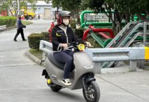 騎乘電動機車.響應節能減碳