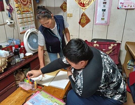 照護者的堅強後盾 花蓮縣政府推動「身心障礙者臨時暨短期照顧服務」協助身障者家屬獲得喘息